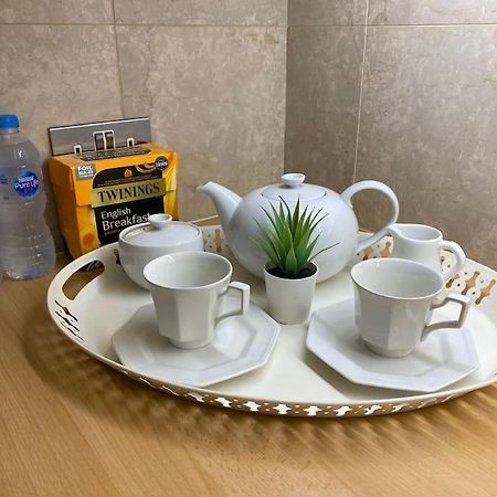 Spacious Flat In The Most Desirable Area Of Лондон Екстериор снимка