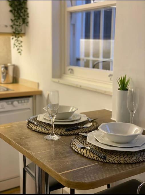Spacious Flat In The Most Desirable Area Of Лондон Екстериор снимка