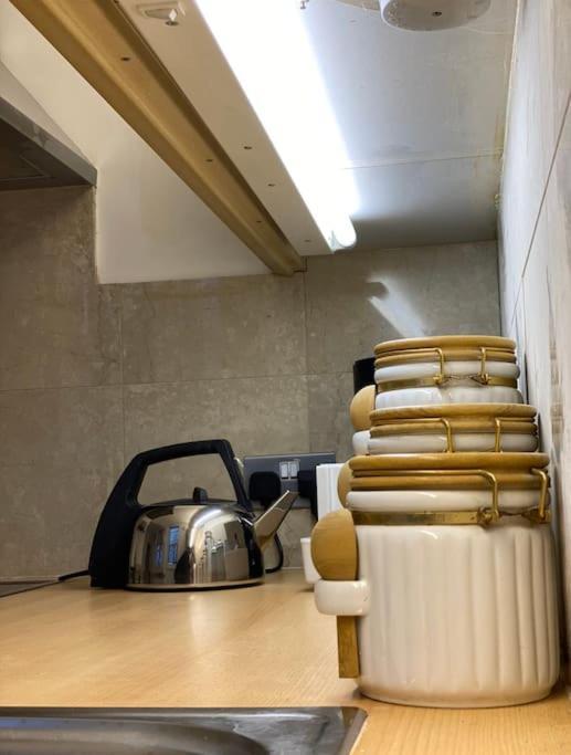Spacious Flat In The Most Desirable Area Of Лондон Екстериор снимка