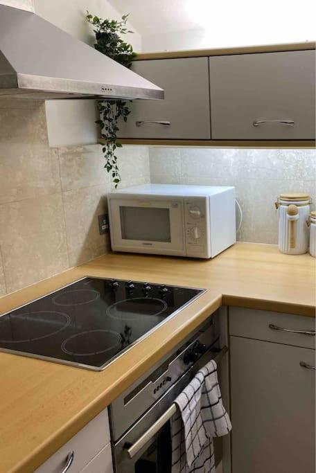 Spacious Flat In The Most Desirable Area Of Лондон Екстериор снимка